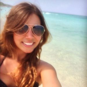 Meet your Posher, Alexandra